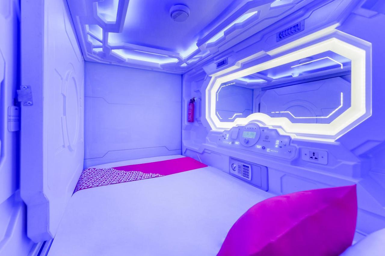 Oyo 89635 Modular Langkawi Capsule Hotel Padang Mat Sirat Exterior foto